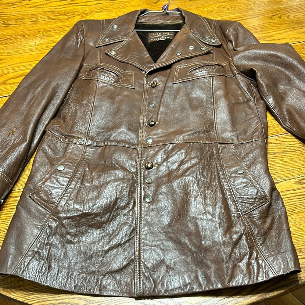 Vintage Cabrera Leather by Grais. Men’s car coat, zip out lining. Size 44 Long.